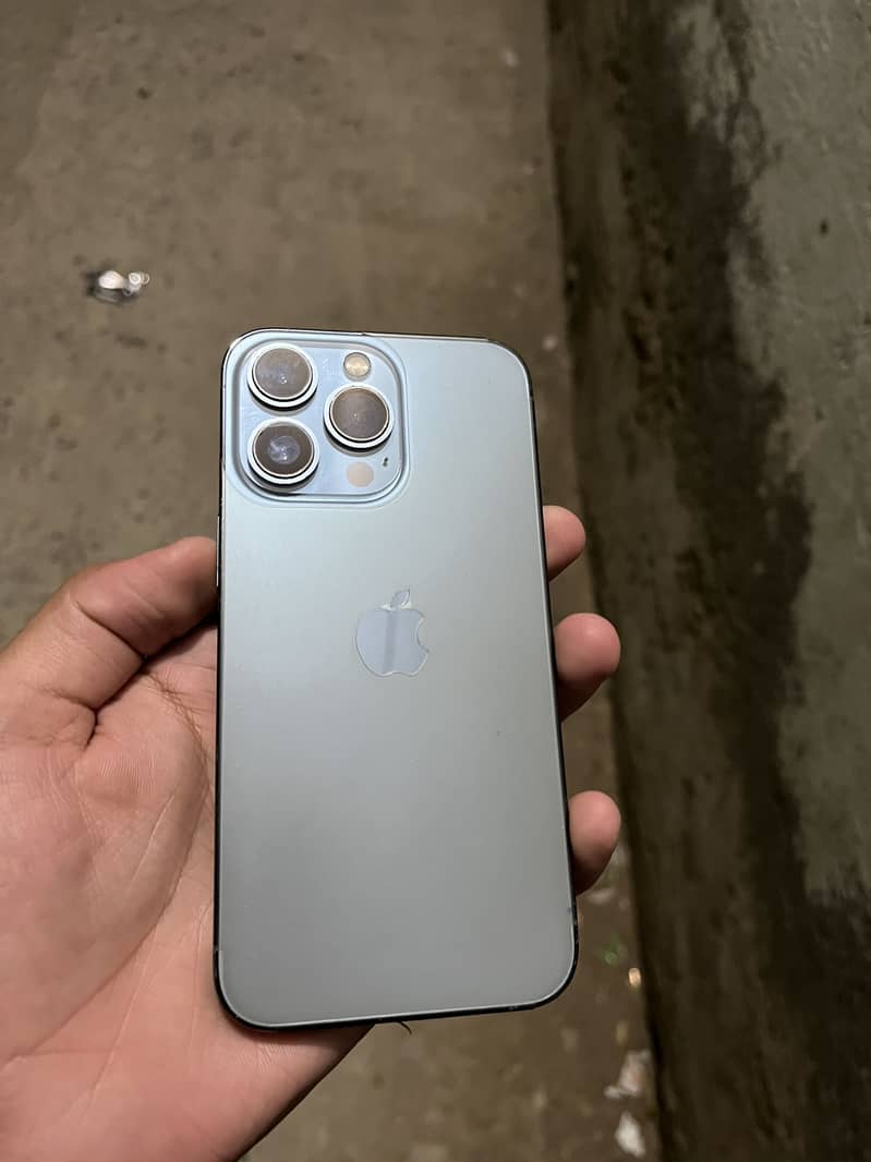Apple iPhone 13 Pro 4