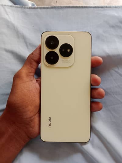 Nubia v60 desain
