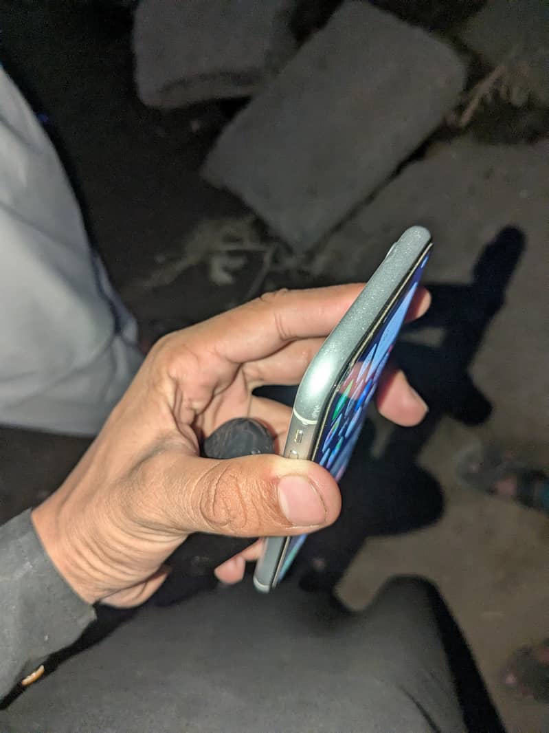 Apple iPhone XR 3