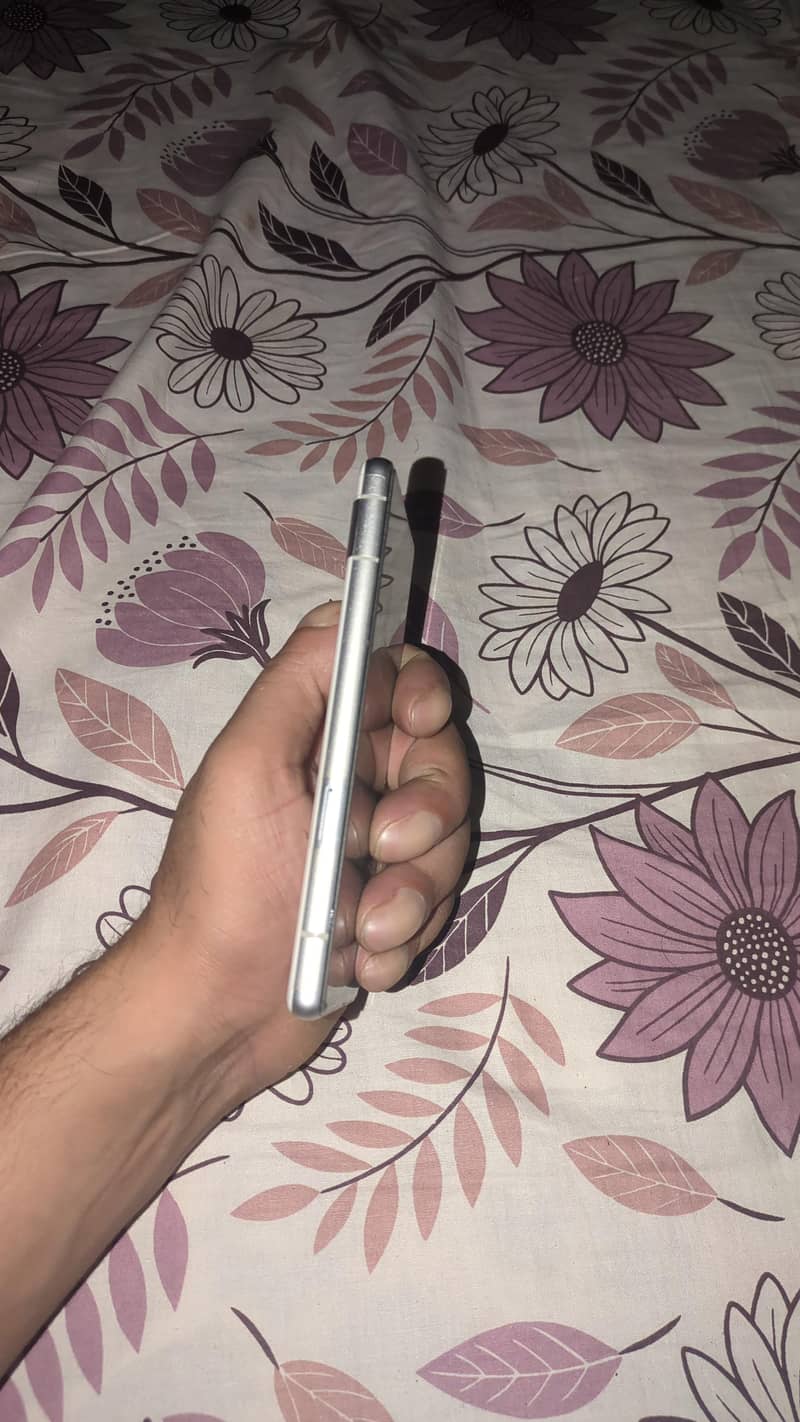 Google Pixel 7a 1