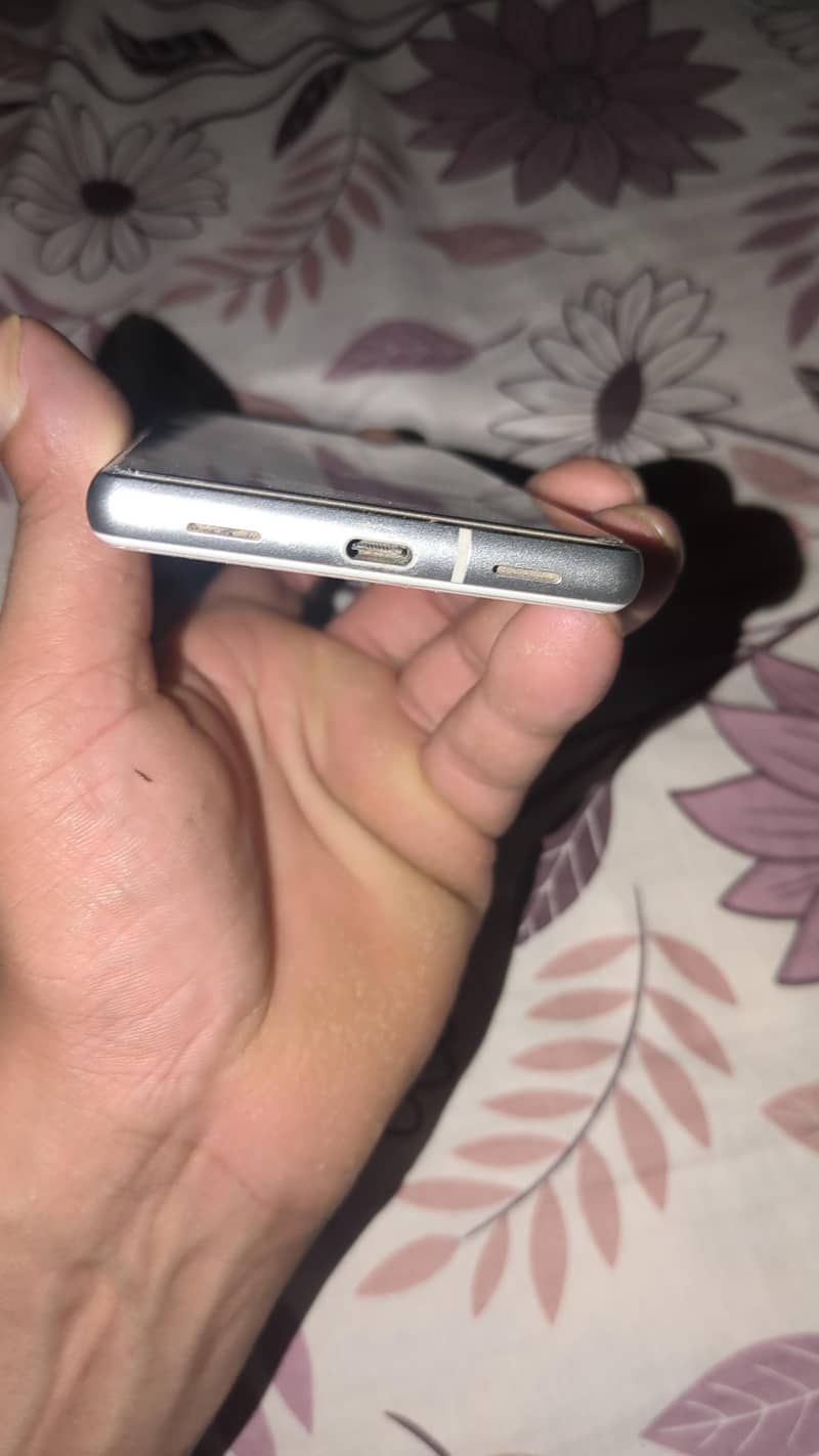 Google Pixel 7a 3