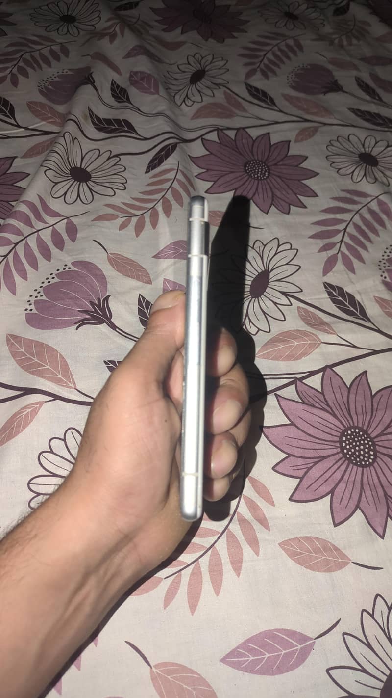 Google Pixel 7a 4