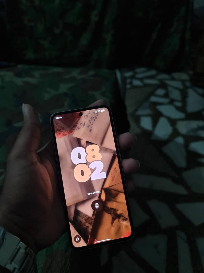 Google Pixel 8 5