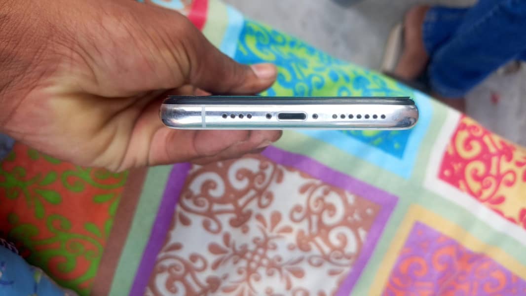 Apple iPhone 11 Pro Max 2