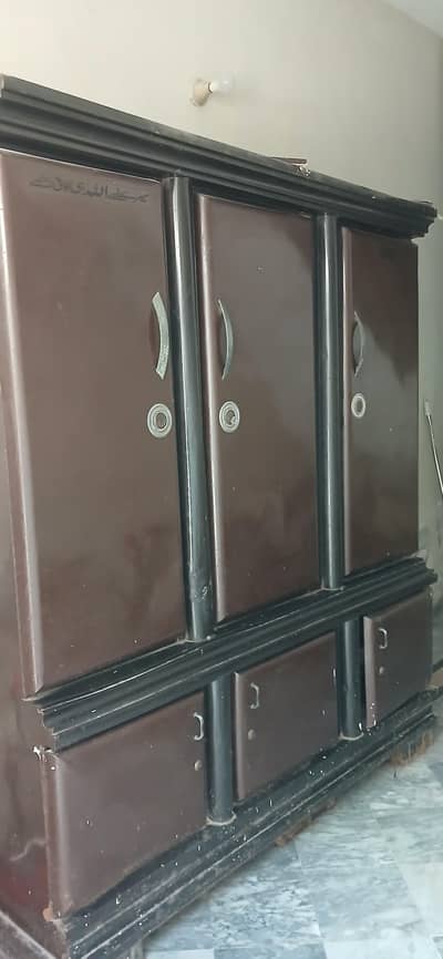 3 DOOR IRON ALMIRAH FOR SALE