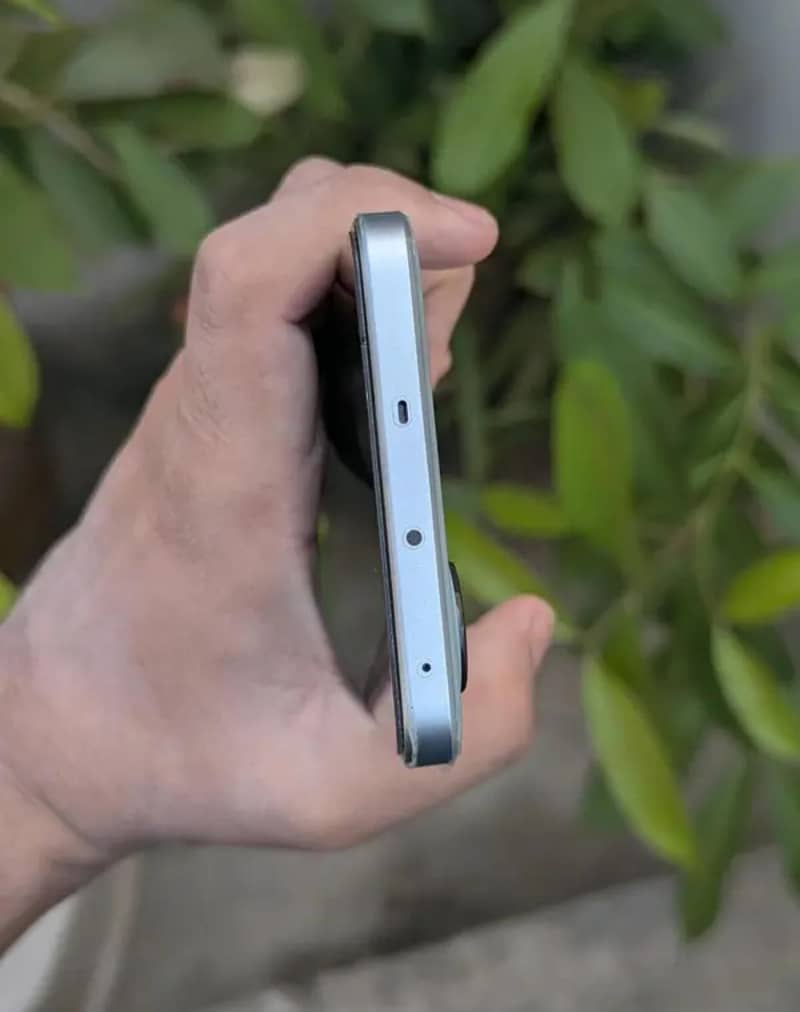 One Plus Ace 2V 6