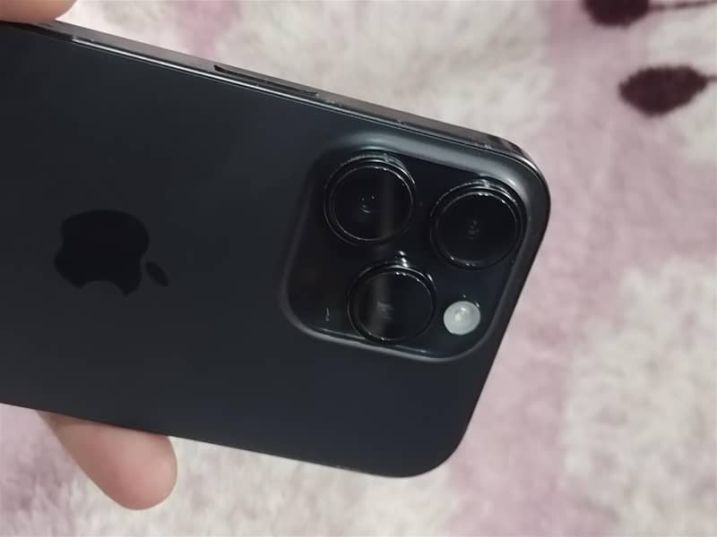 Apple iPhone 16 Pro 4