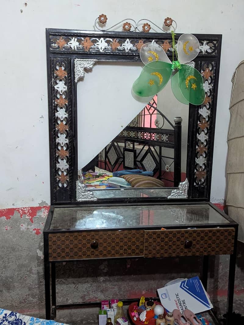 Dressing Table 0
