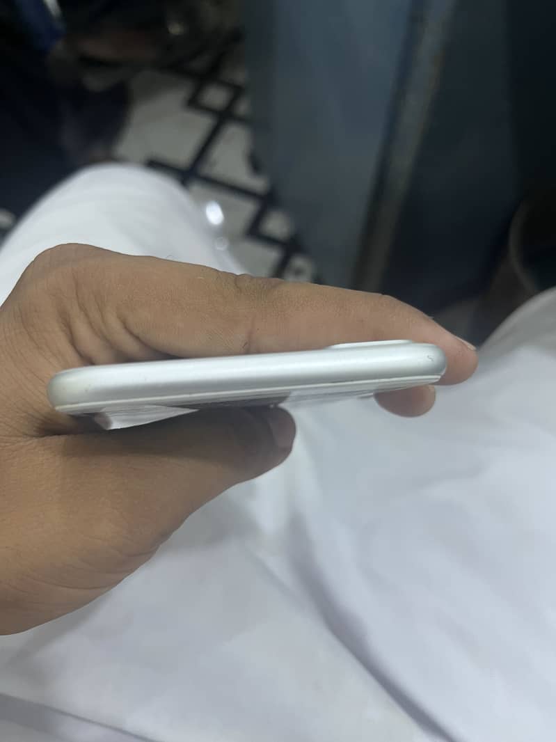 Apple iPhone 7 Plus 0