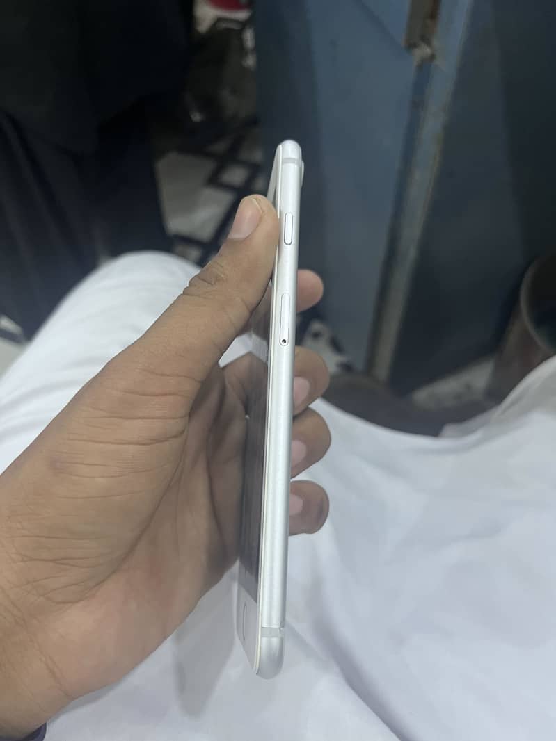 Apple iPhone 7 Plus 2