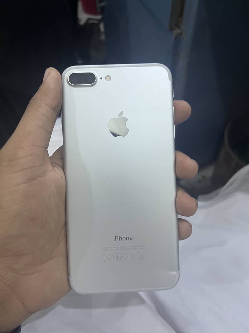 Apple iPhone 7 Plus 6