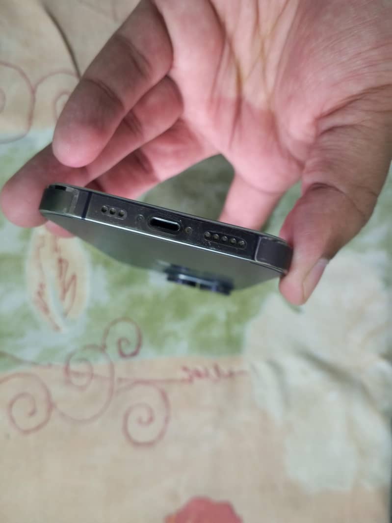Apple iPhone 14 Pro 2