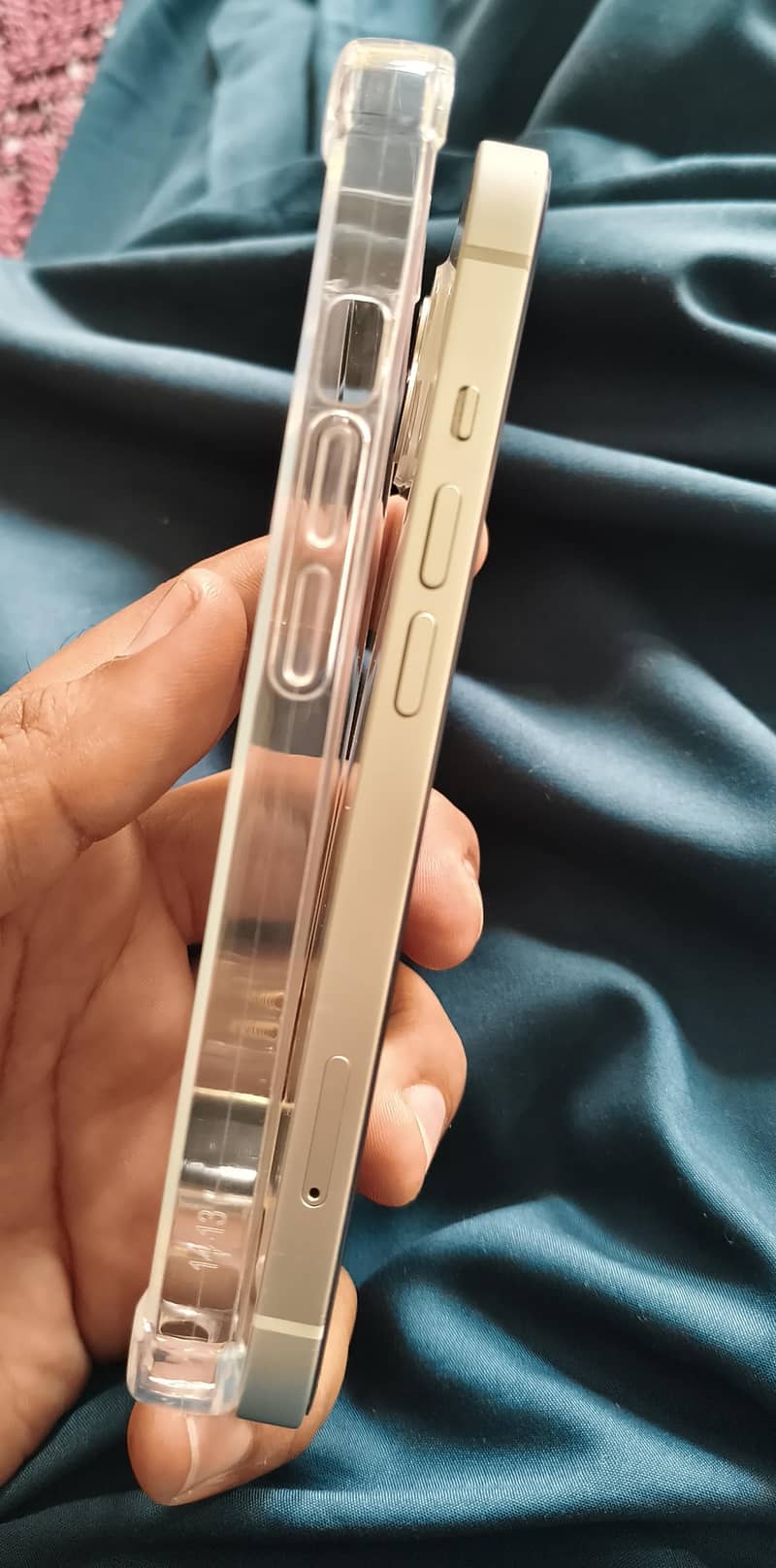 Apple iPhone 13 1