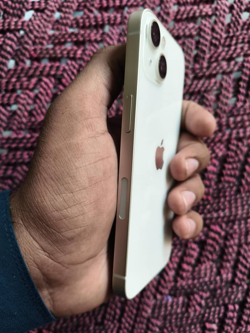 Apple iPhone 13 7
