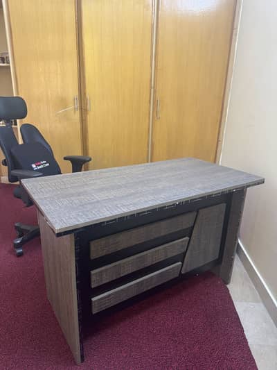 Very good condition office table