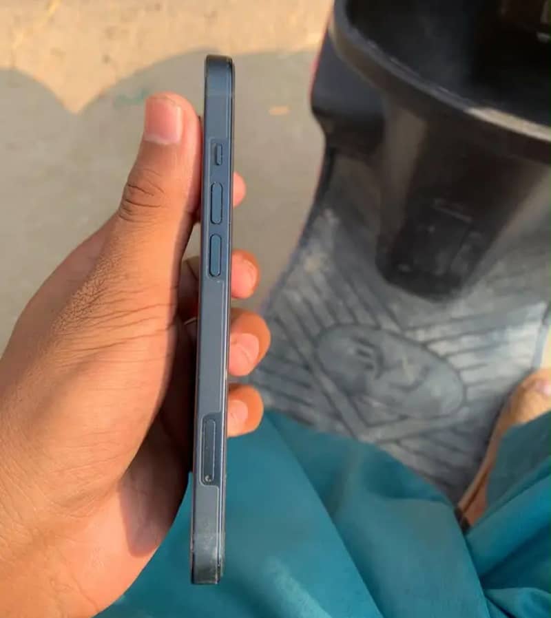 iPhone 13 2