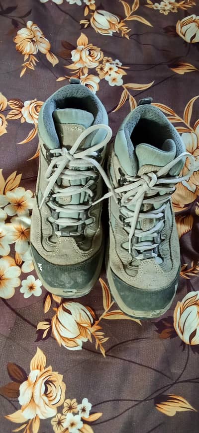 used joggers shoes size 7