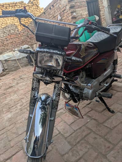 bike ki demand bike ka condition pa ha 18 model ha acha khasa saaf ha