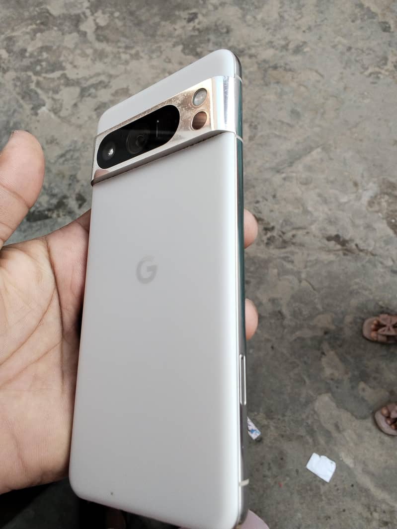 Google Pixel 8 Pro 3