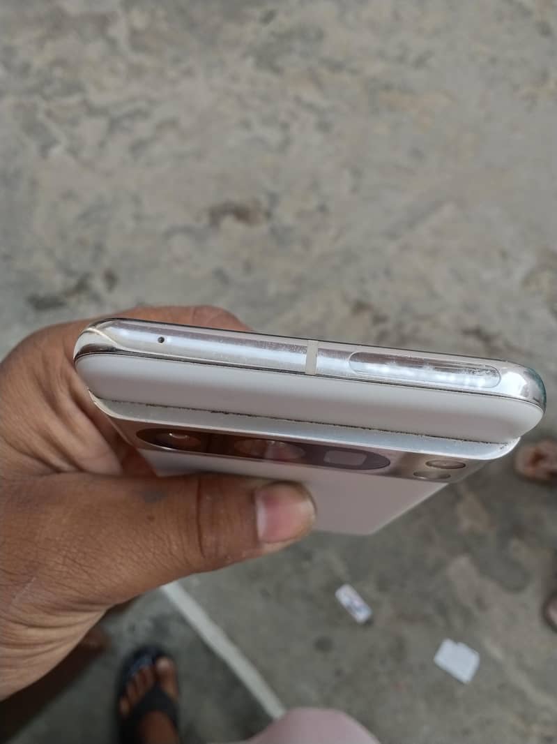 Google Pixel 8 Pro 4