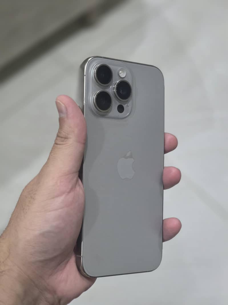 Apple iPhone 15 Pro Max 3
