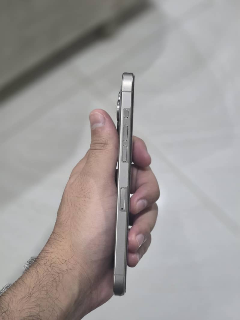 Apple iPhone 15 Pro Max 7