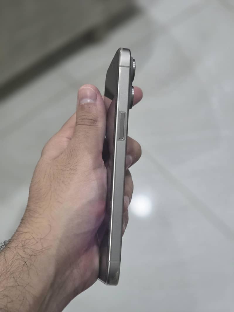 Apple iPhone 15 Pro Max 8