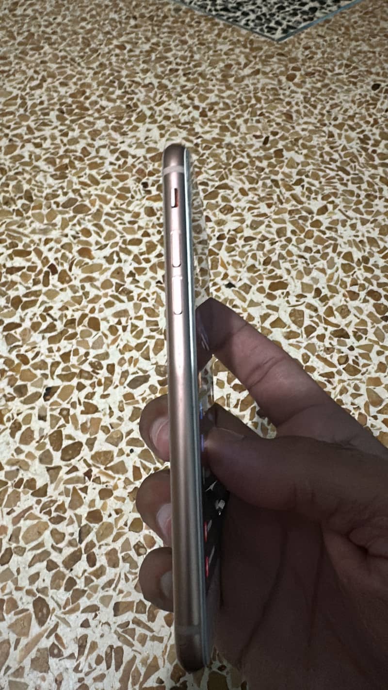 Apple iPhone 8 0