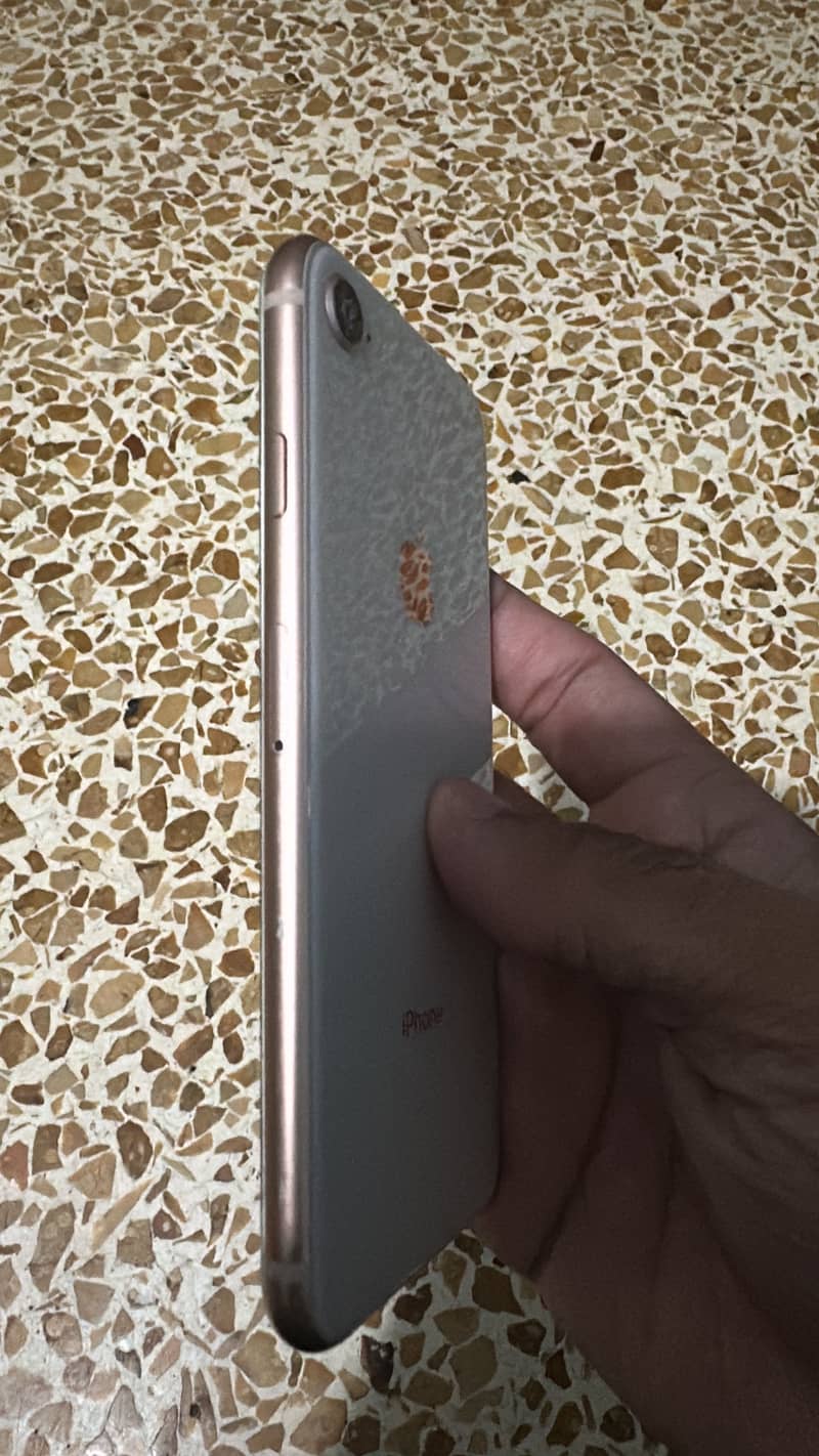 Apple iPhone 8 3