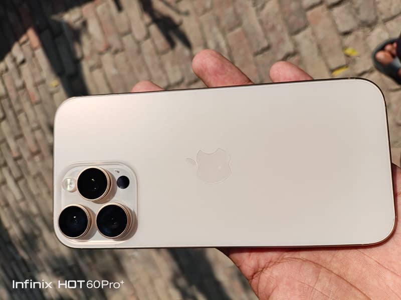 Apple iPhone 16 Pro Max 5