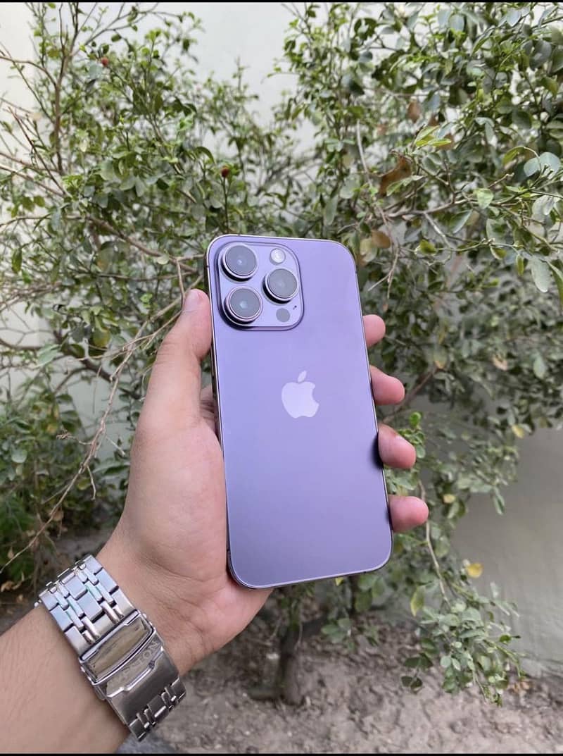 Apple iPhone 14 Pro 0