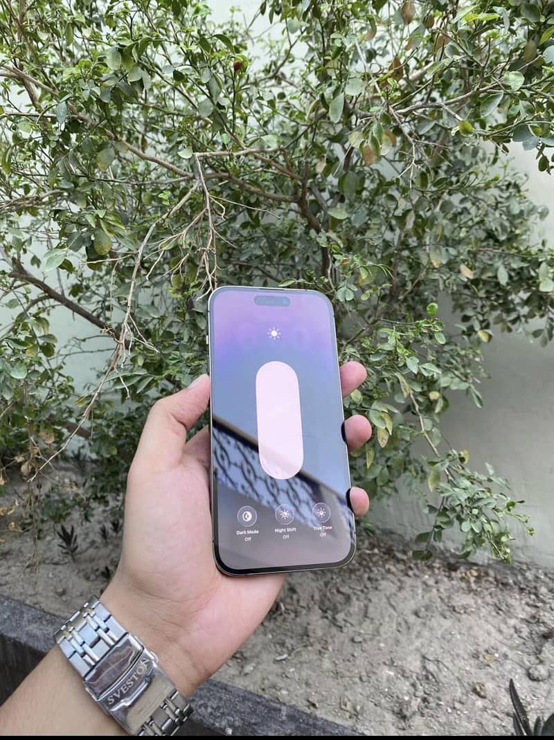 Apple iPhone 14 Pro 1