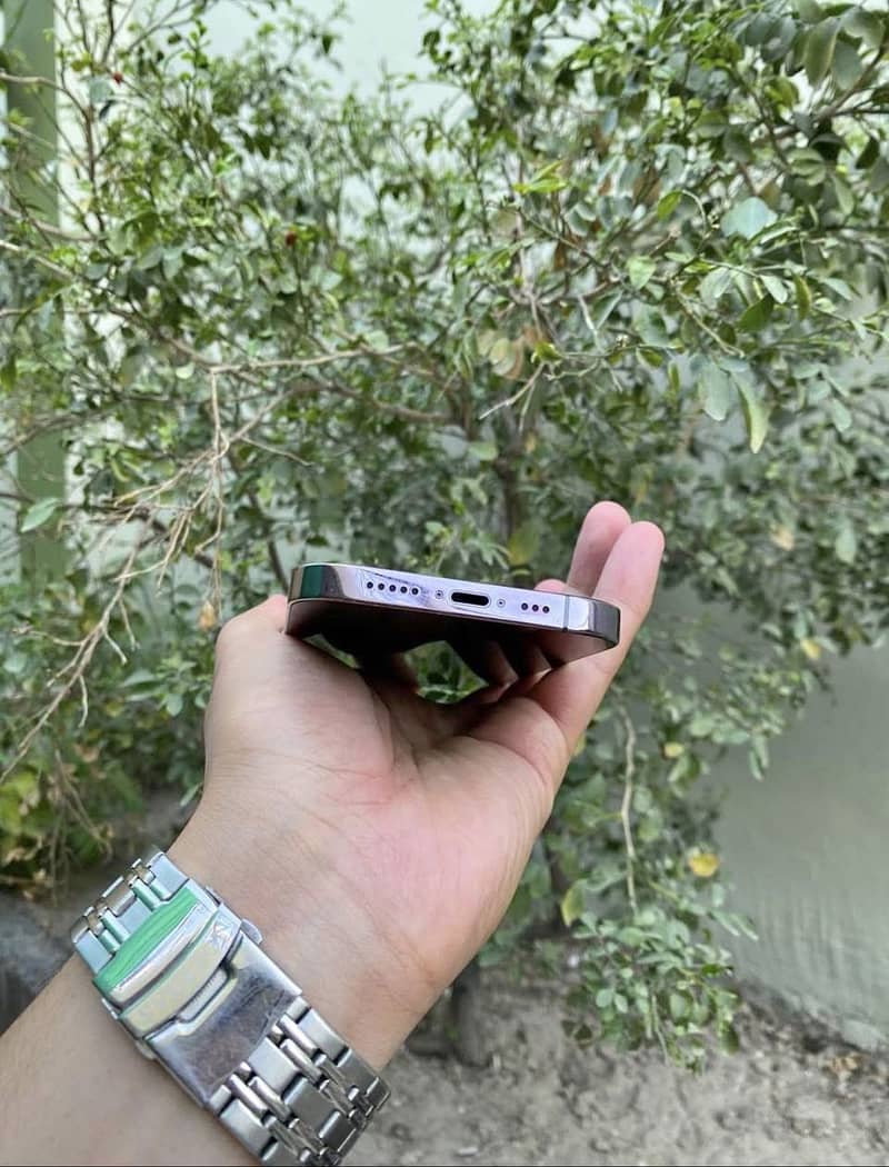 Apple iPhone 14 Pro 2