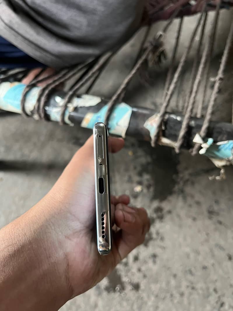 Tecno CAMON 40 Pro 4