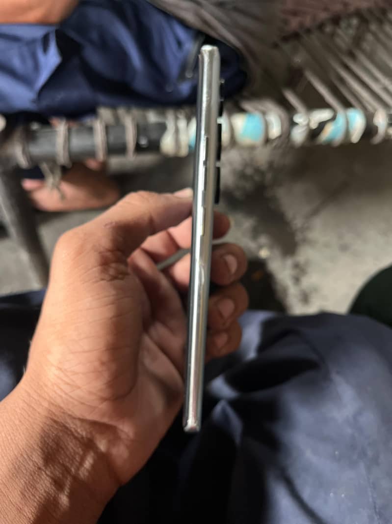 Tecno CAMON 40 Pro 6