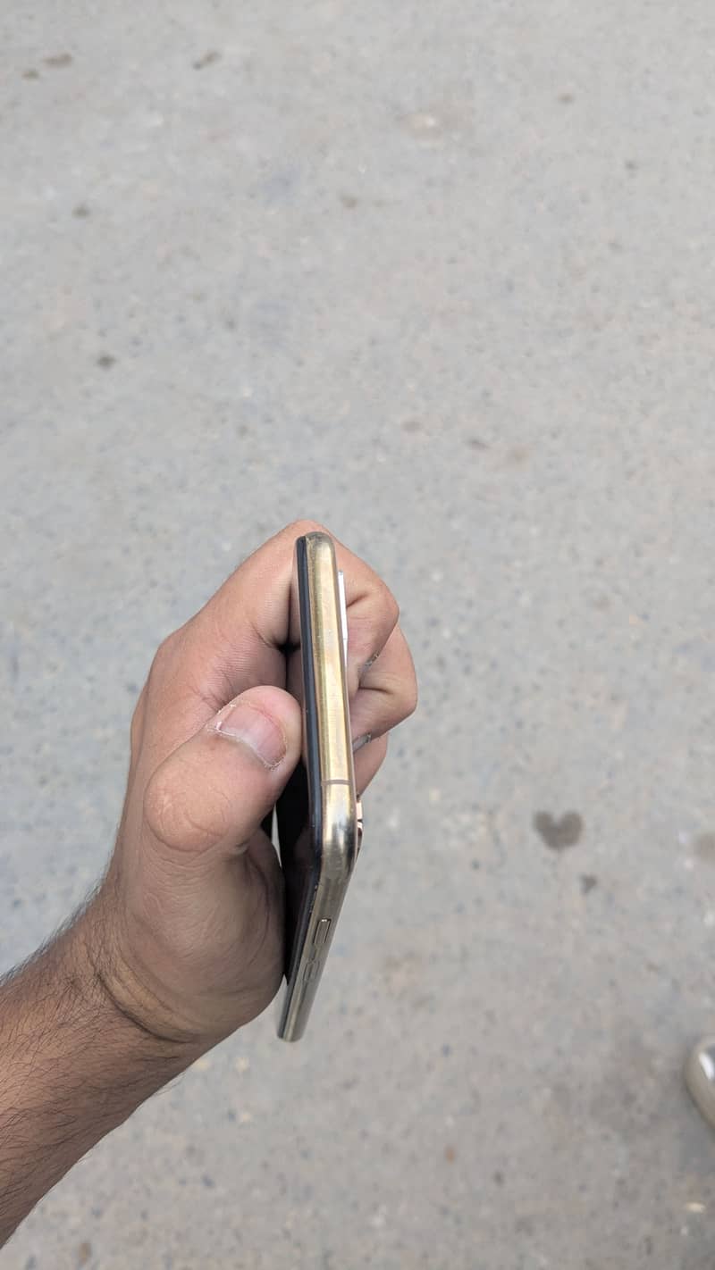 Apple iPhone XS Max 0