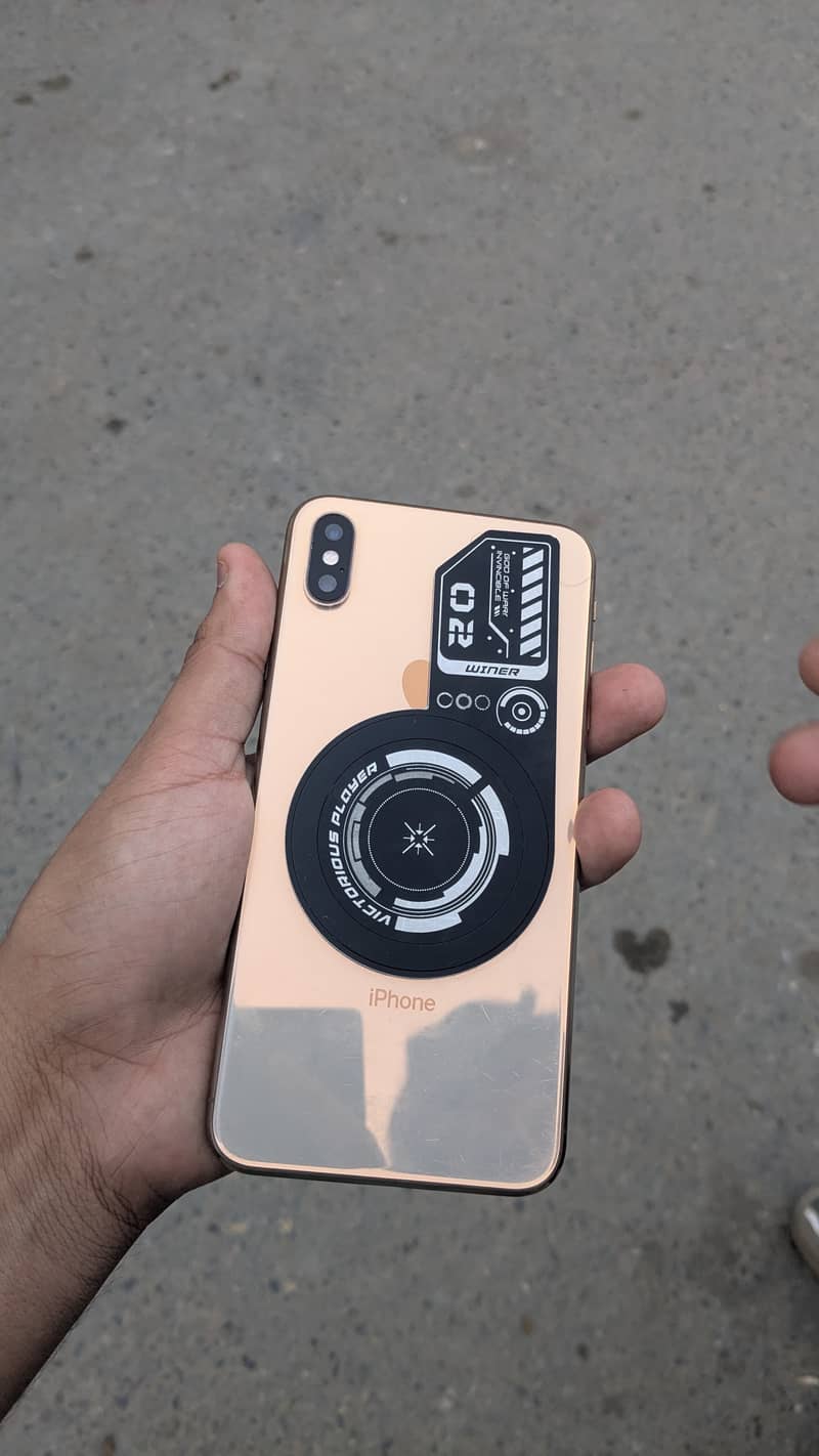 Apple iPhone XS Max 7
