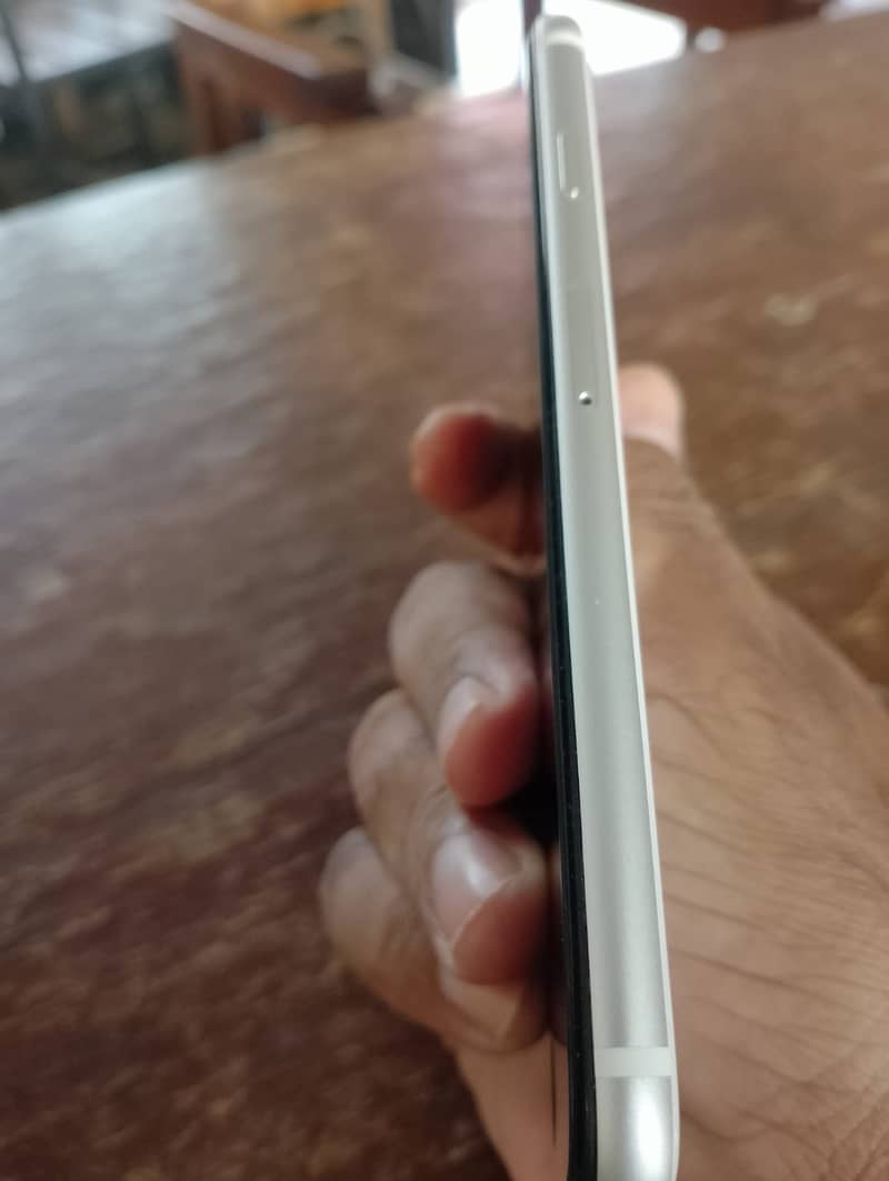 Apple iPhone SE 4