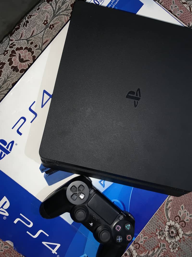 PS4 slim 5
