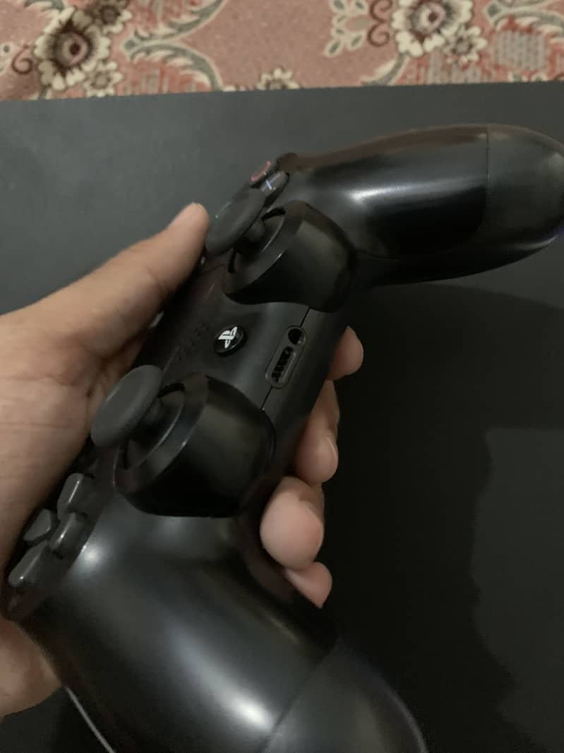 PS4 slim 6