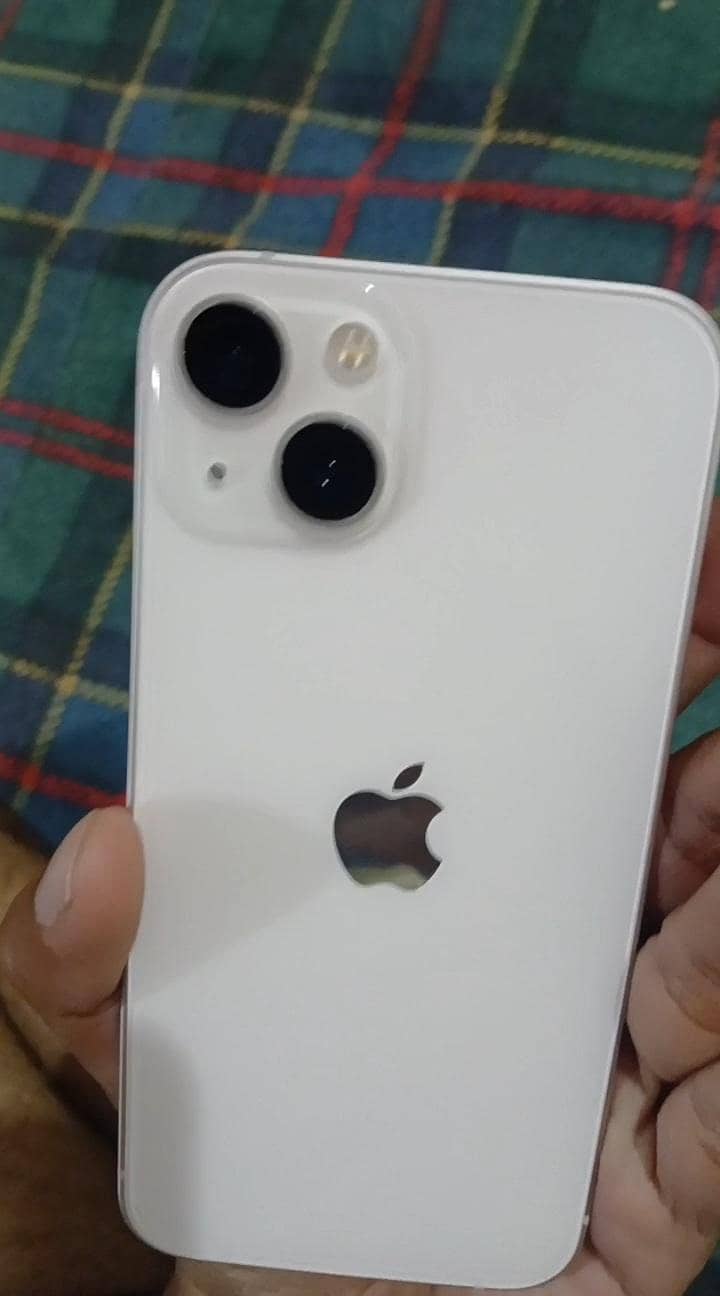 Apple iPhone 13 2