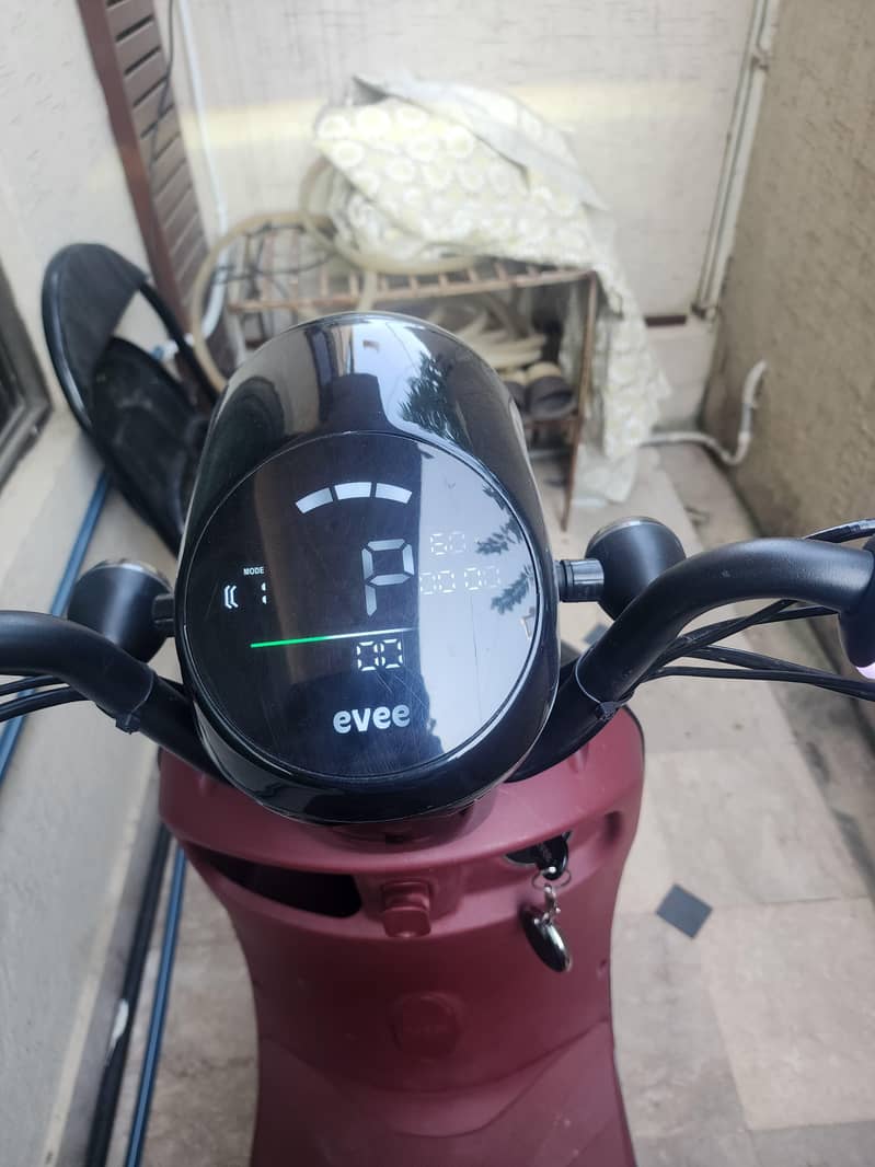 Evee LX 1