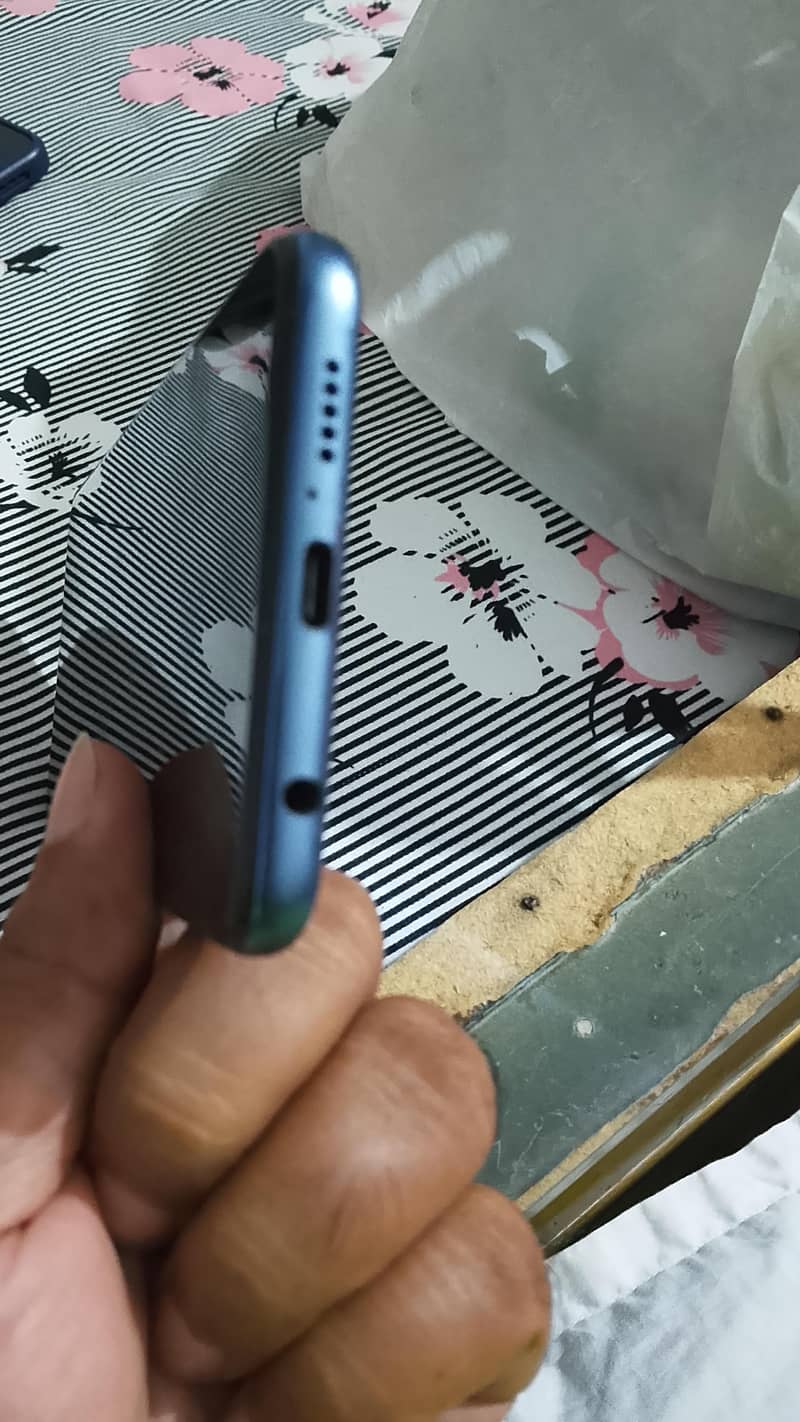 Xiaomi Redmi Note 9S 3