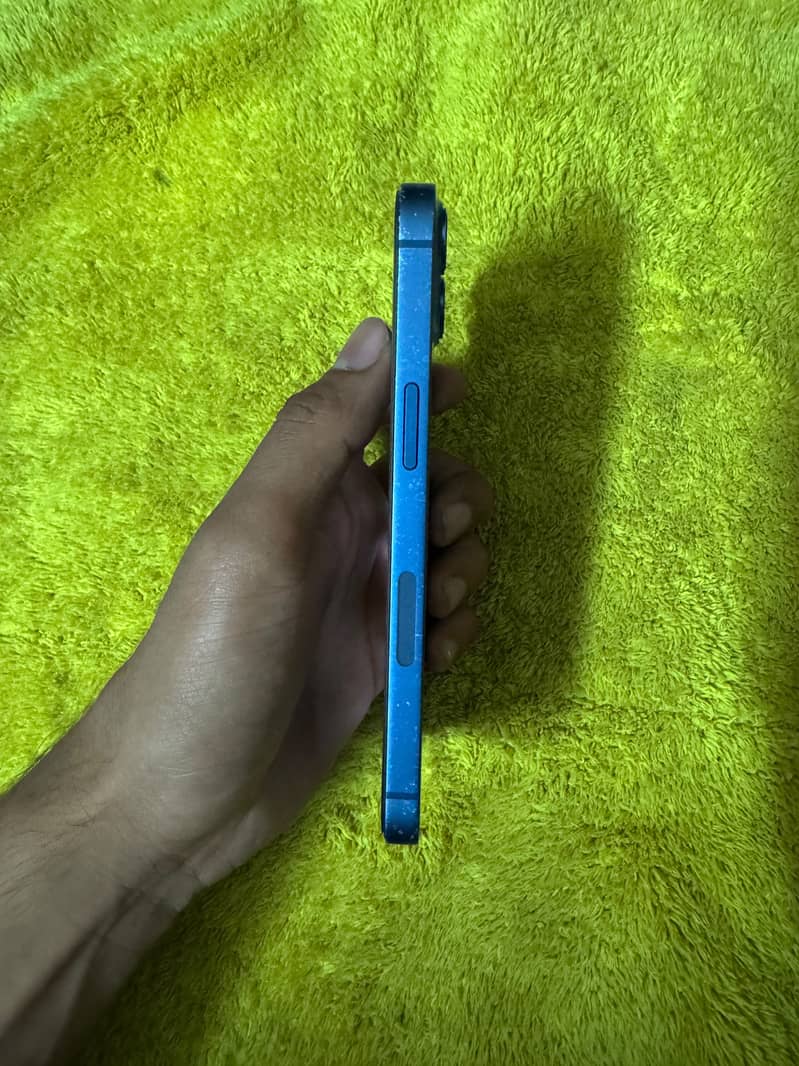 Apple iPhone 13 3