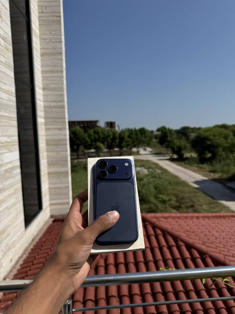 Apple iPhone 17 Pro 1
