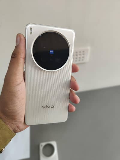 Vivo X200 Ultra