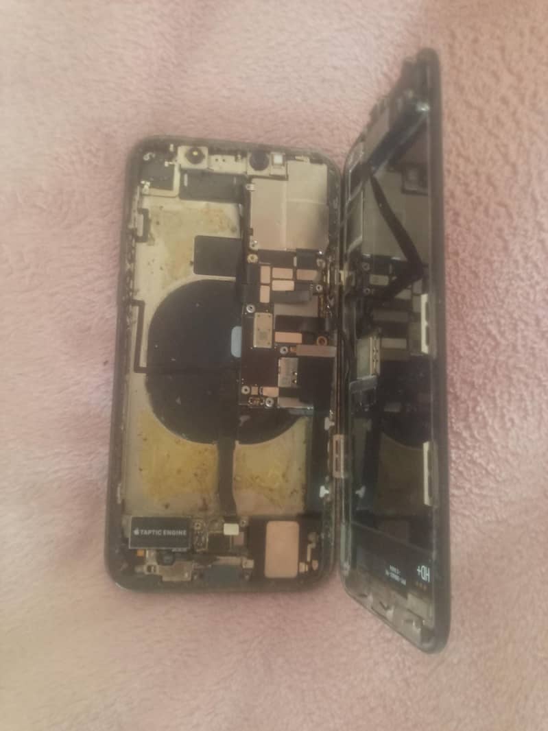Apple iPhone 11 Pro 2