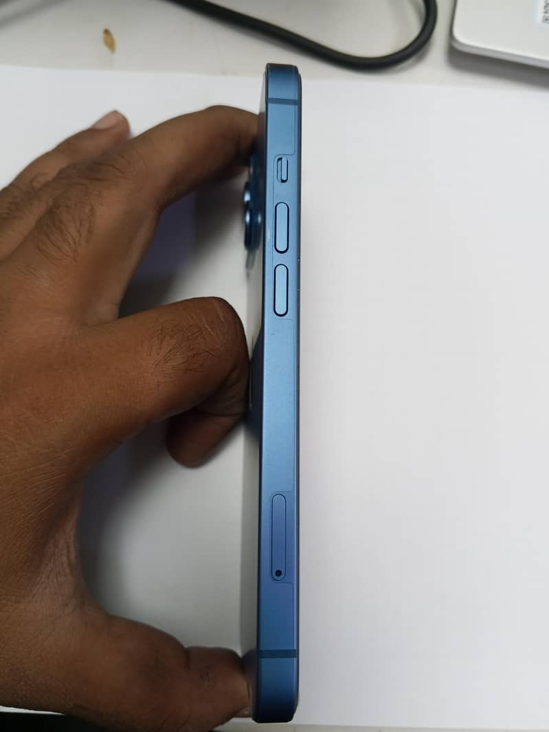 Apple iPhone 13 1