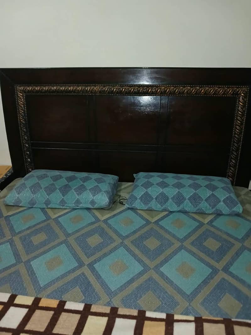 King size double bed with metress 4