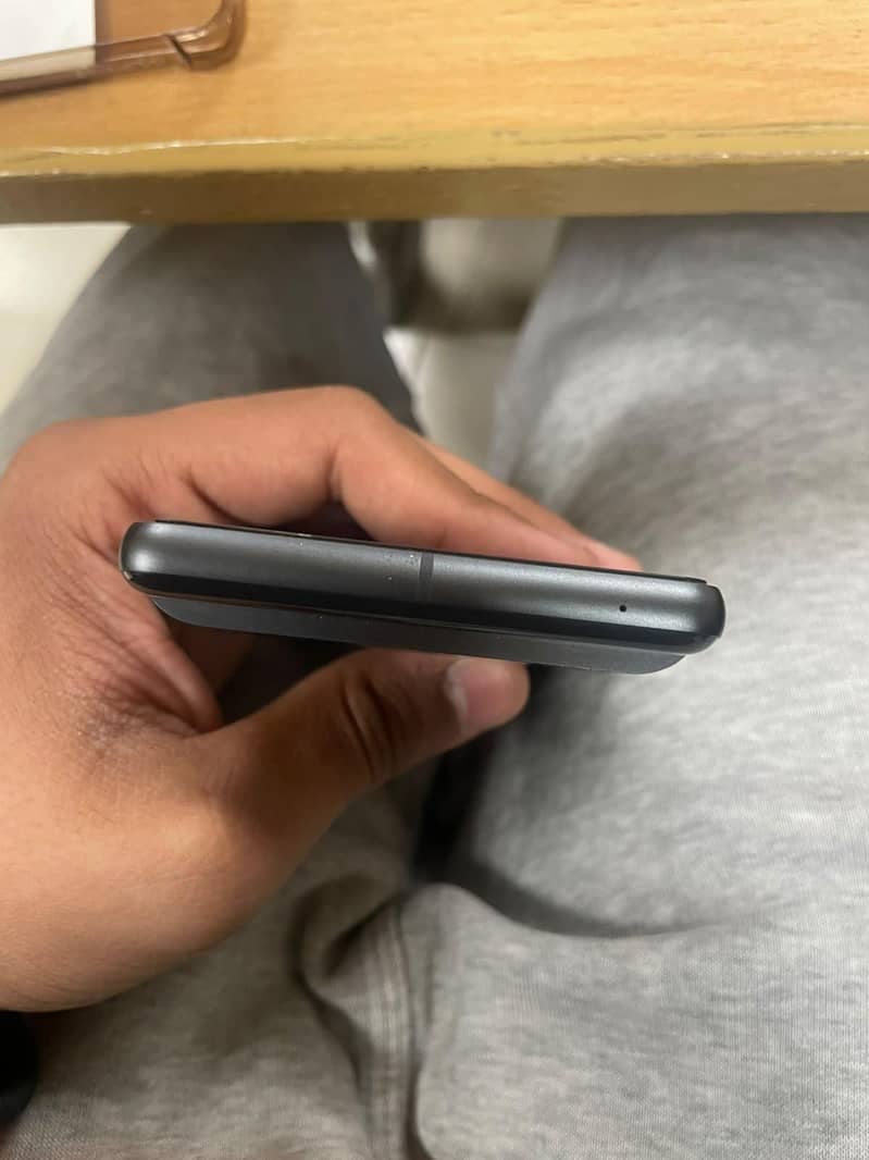 Google Pixel 7 4